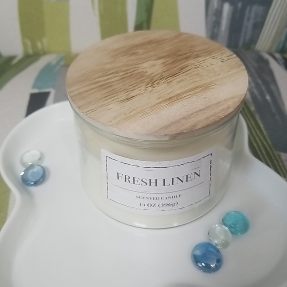 Fresh Llinen Scented Candle 14 oz - Picture 4 of 4